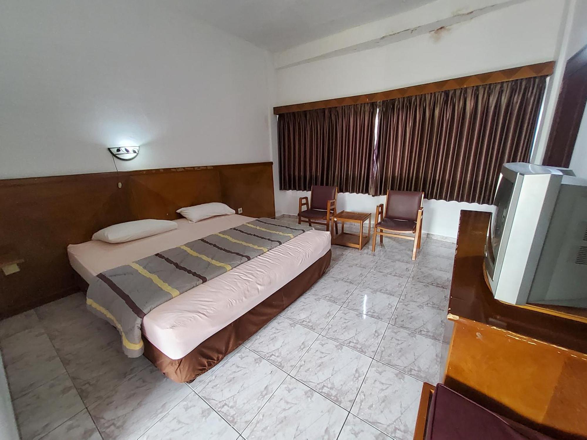 Hotel Kumala Samudra Cikakak Экстерьер фото